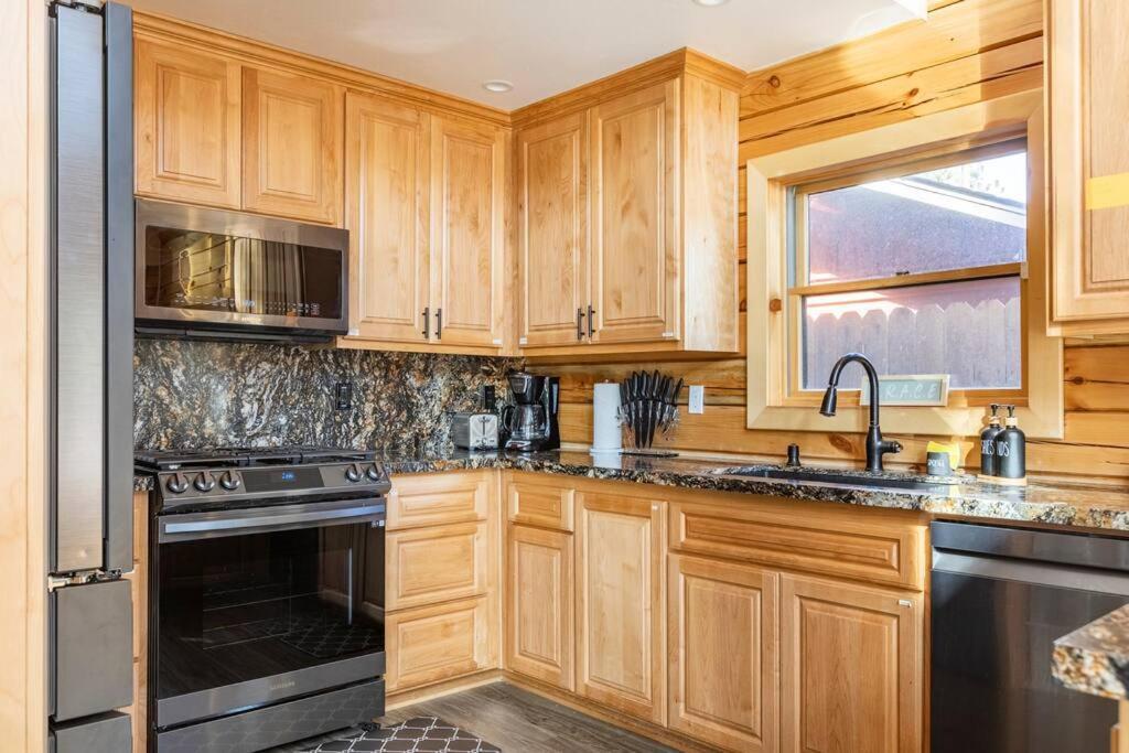 Modern Family Cabin Mins To Lake, Slopes & Hikes Big Bear City Buitenkant foto