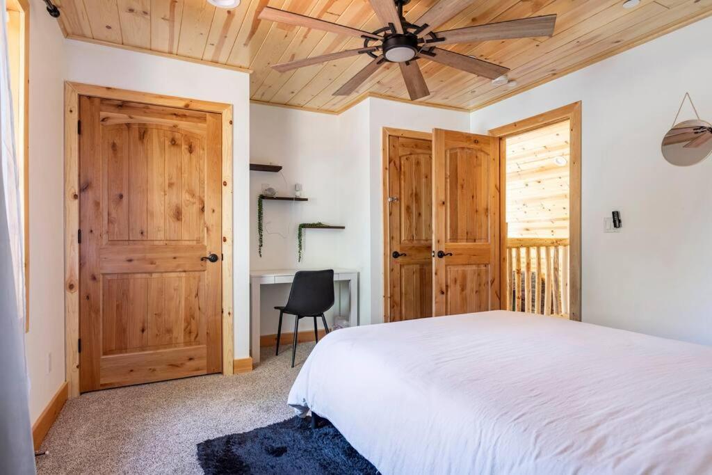 Modern Family Cabin Mins To Lake, Slopes & Hikes Big Bear City Buitenkant foto