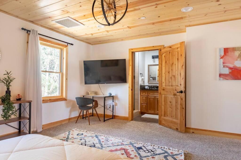 Modern Family Cabin Mins To Lake, Slopes & Hikes Big Bear City Buitenkant foto
