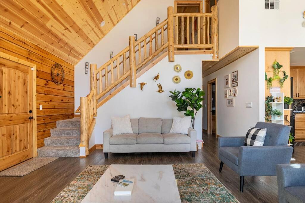 Modern Family Cabin Mins To Lake, Slopes & Hikes Big Bear City Buitenkant foto
