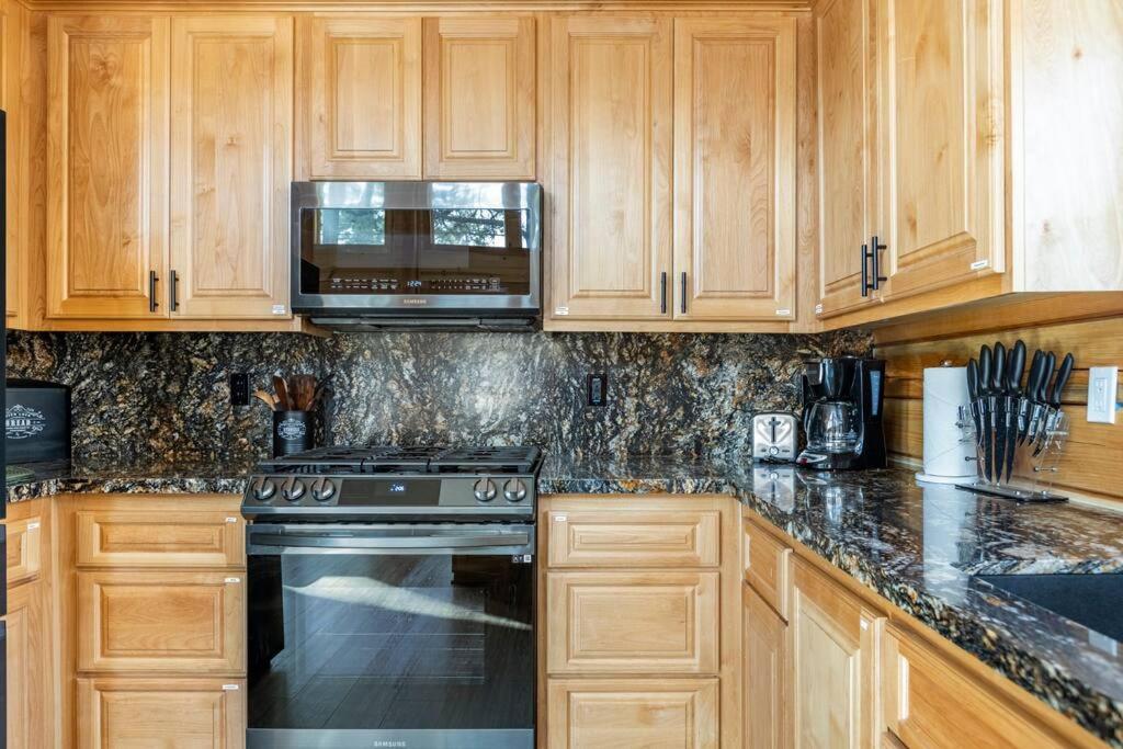 Modern Family Cabin Mins To Lake, Slopes & Hikes Big Bear City Buitenkant foto